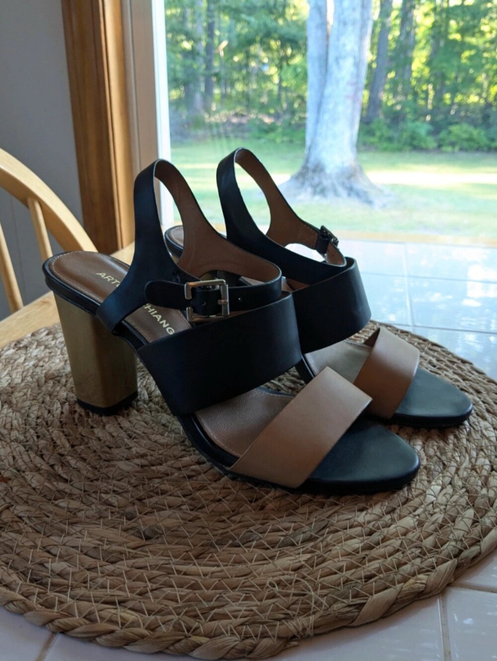 Arturo Chiang Black and Tan Block Heel Sandals 8.5